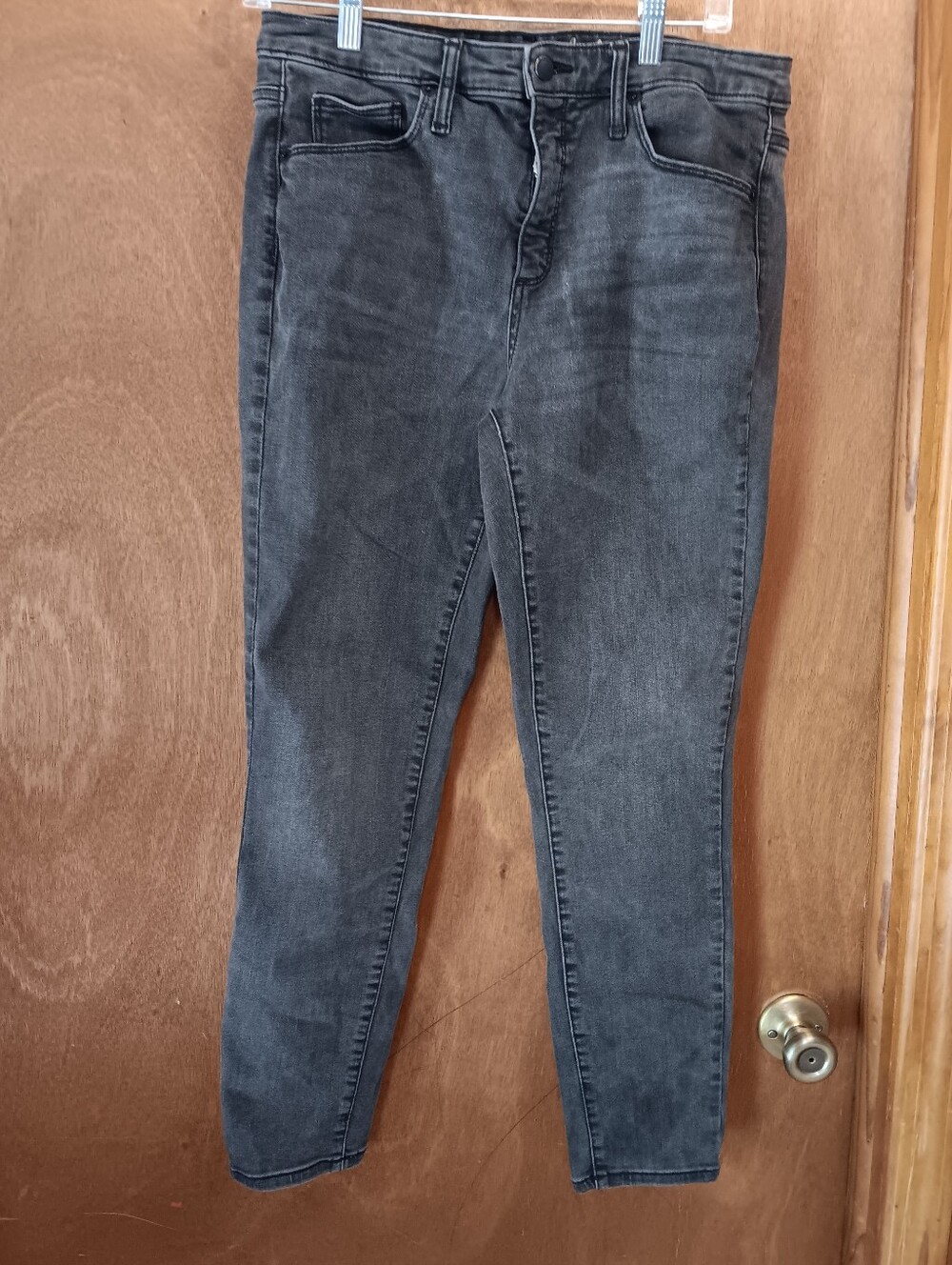 Universal Thread Women's Slim Fit Gray Skinny Jeans
